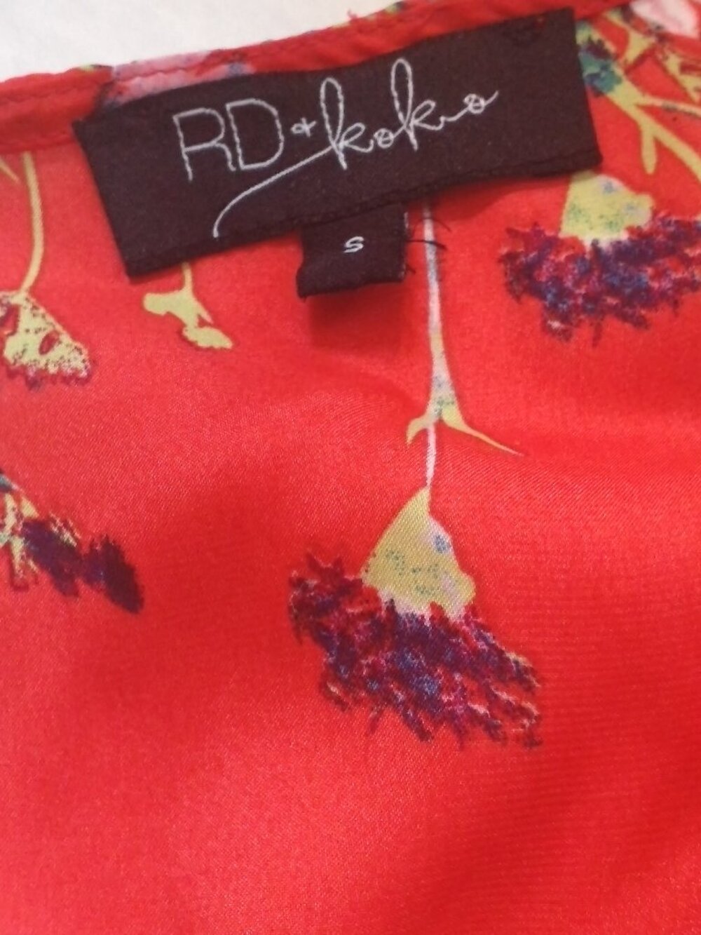RD & KOKO BLOOD RED WRAP LONG SLEEVE SHIRT SIZE S